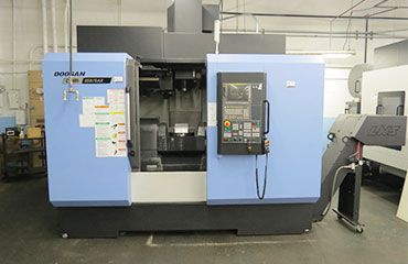 DOOSAN 5 AXIS CNC车削中心保证了机加工钨钼零件的精度